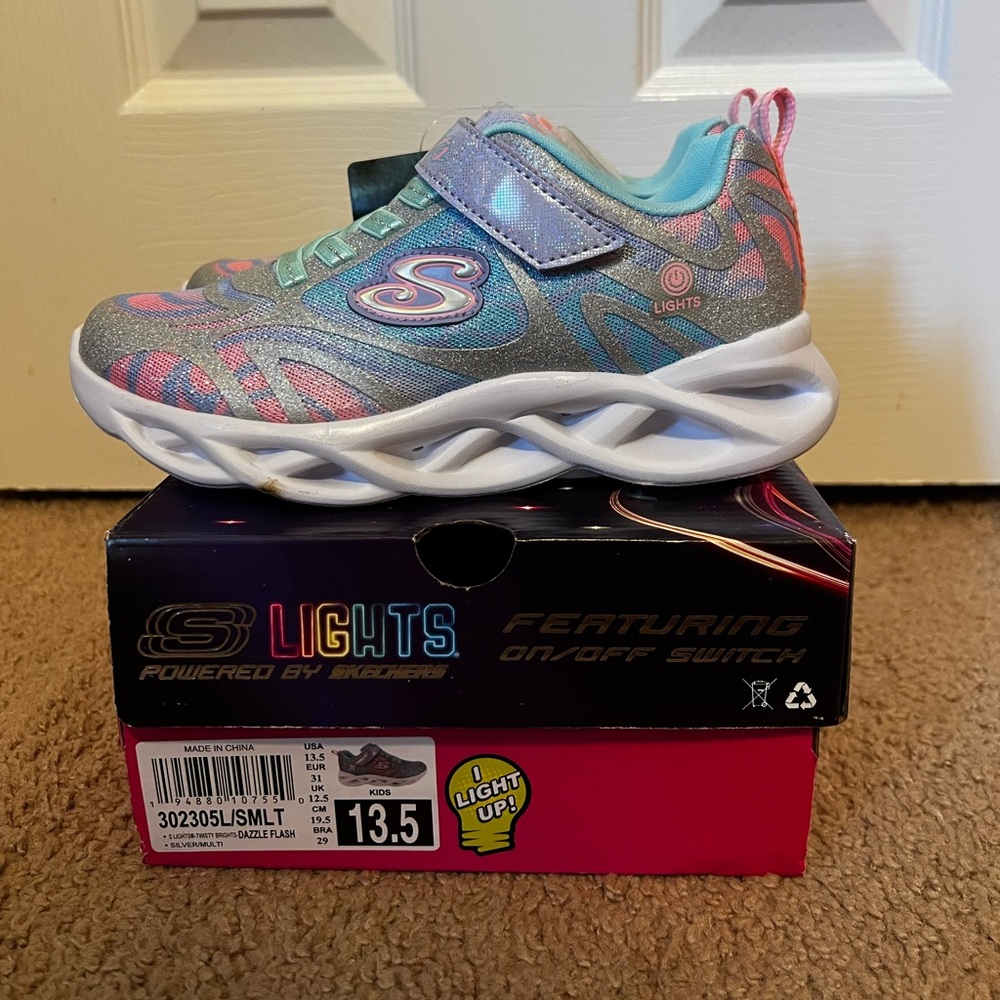 NEW‼️ Skechers Lights Sneakers Girls